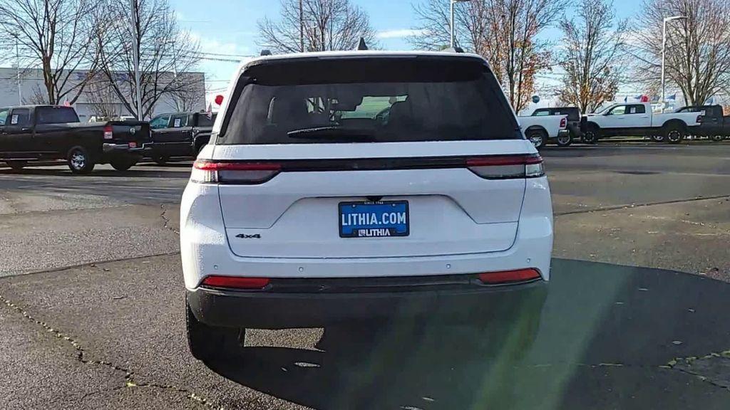 new 2025 Jeep Grand Cherokee car, priced at $35,999