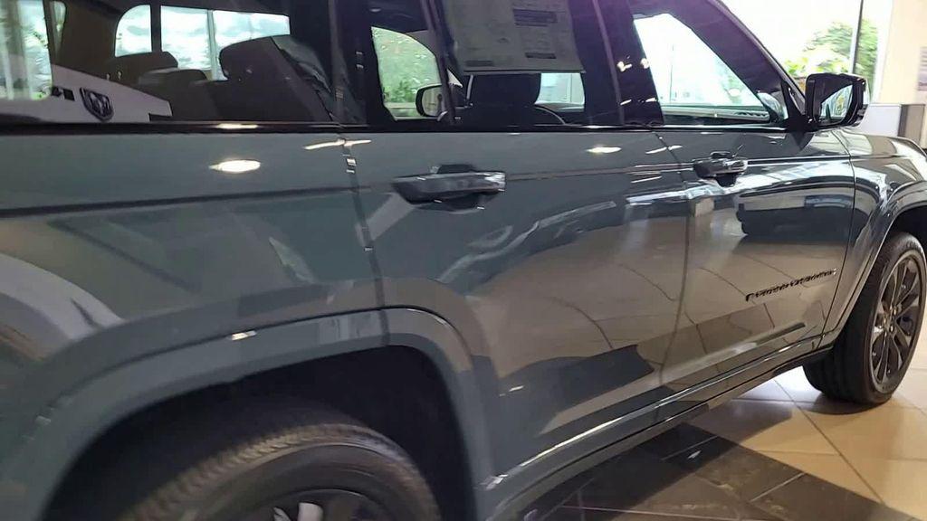 new 2026 Jeep Grand Cherokee car, priced at $53,980