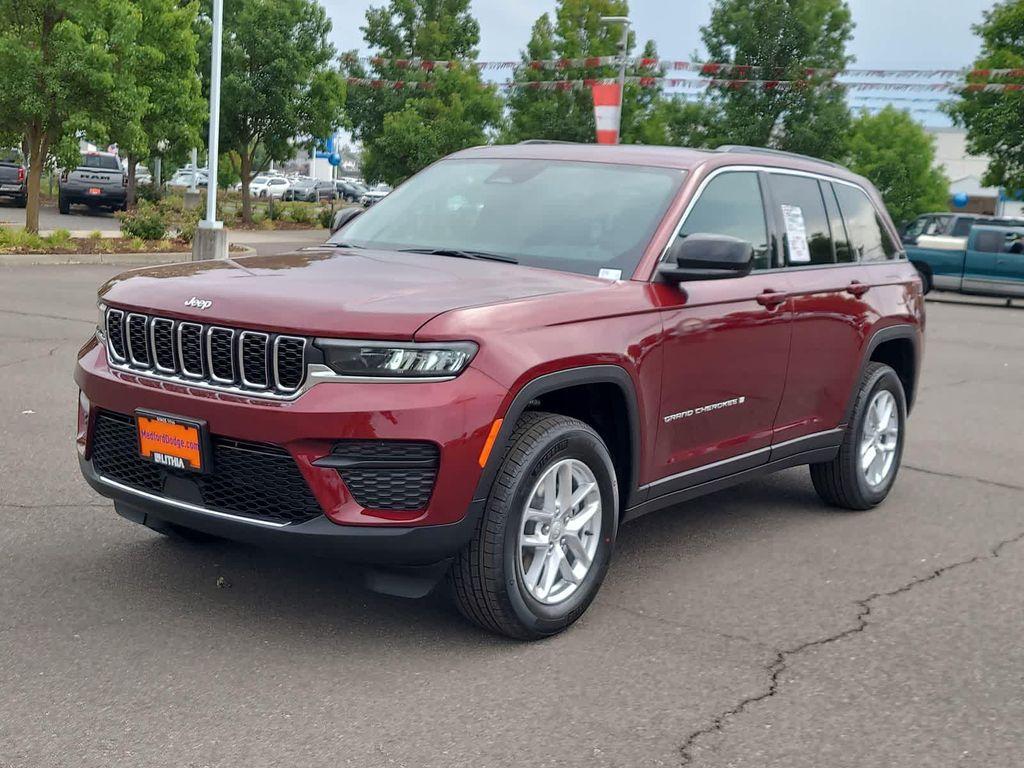 new 2025 Jeep Grand Cherokee car, priced at $32,999