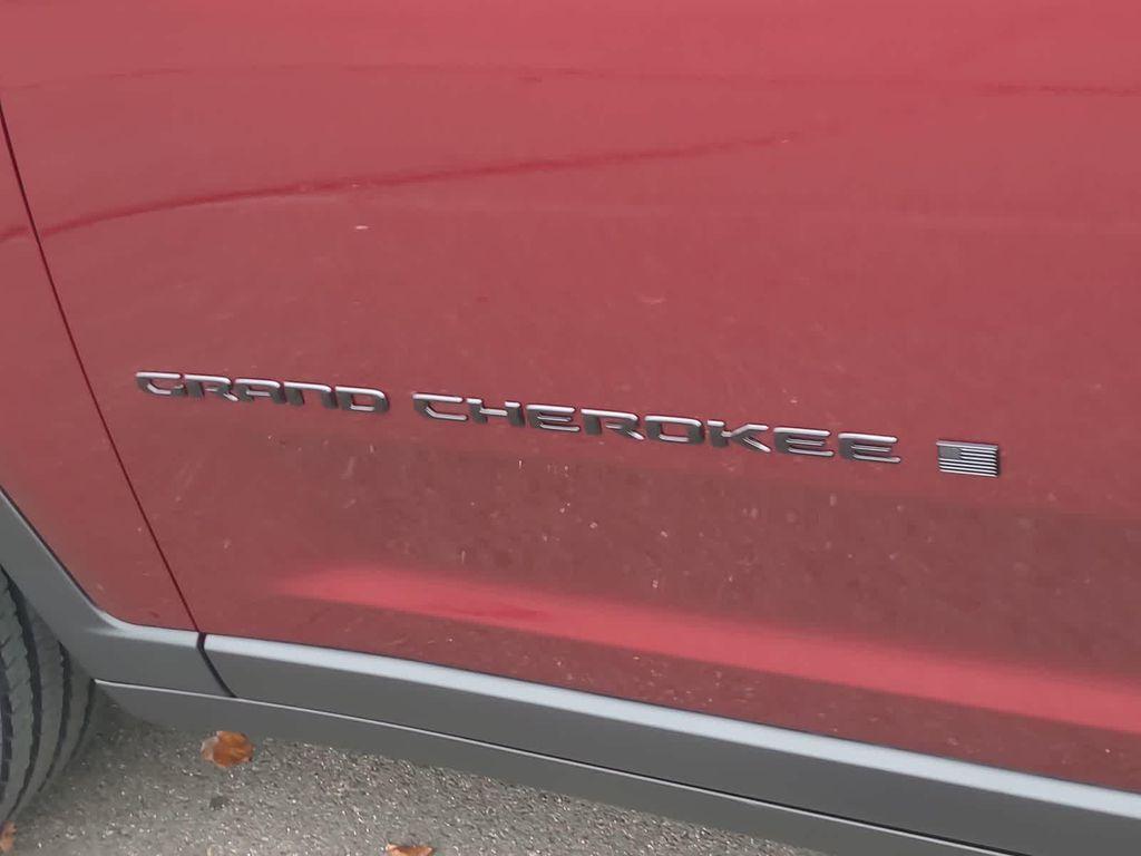 new 2025 Jeep Grand Cherokee car, priced at $39,999