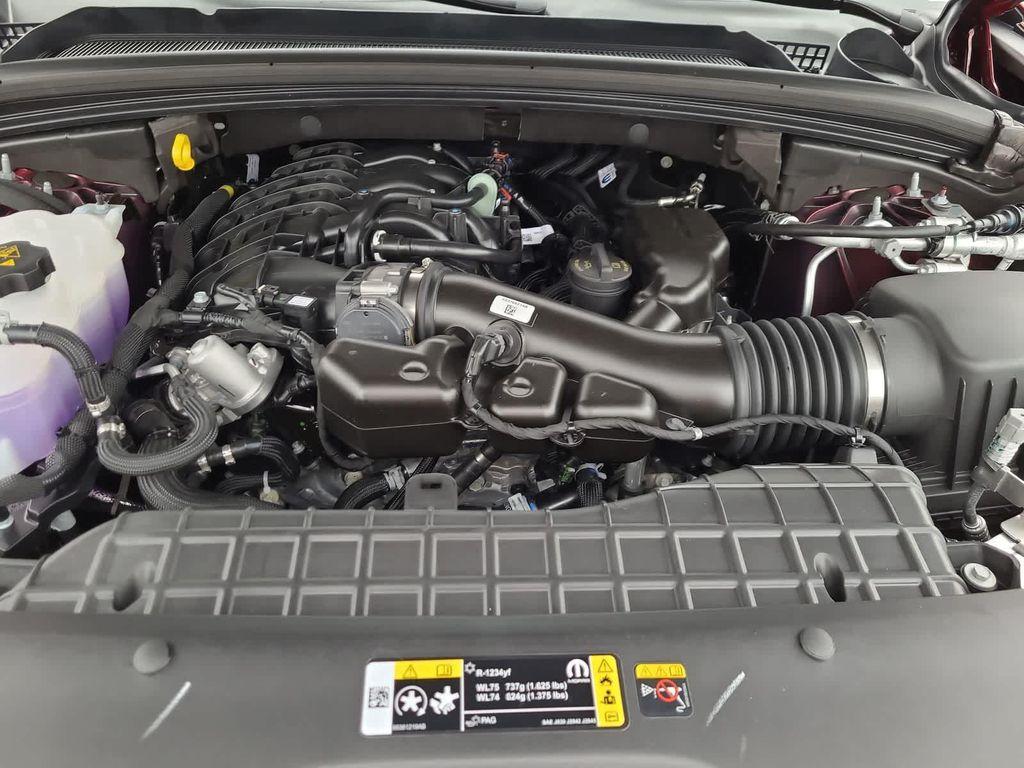 new 2025 Jeep Grand Cherokee car, priced at $39,999