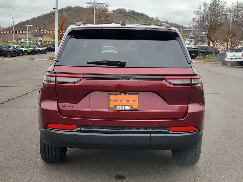 new 2025 Jeep Grand Cherokee car, priced at $39,999