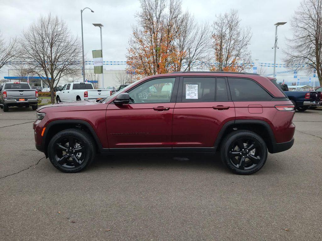 new 2025 Jeep Grand Cherokee car, priced at $39,999