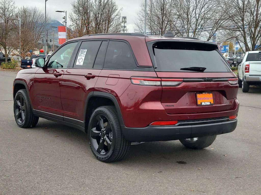 new 2025 Jeep Grand Cherokee car, priced at $39,999