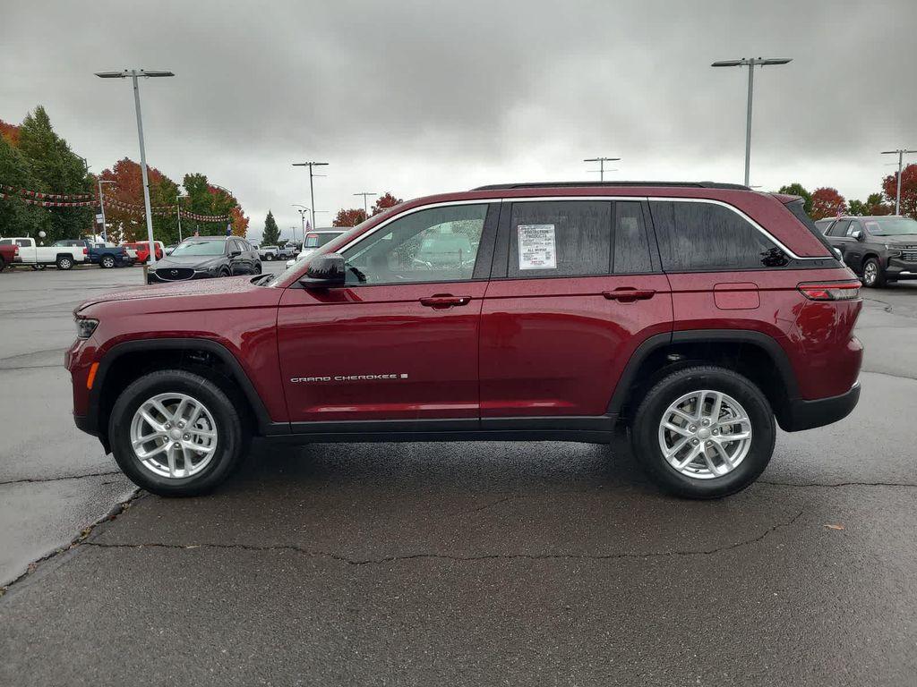 new 2025 Jeep Grand Cherokee car, priced at $32,999