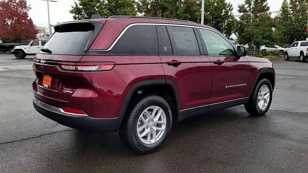 new 2025 Jeep Grand Cherokee car, priced at $32,999