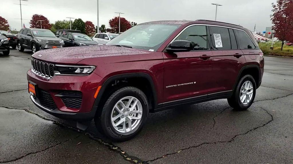 new 2025 Jeep Grand Cherokee car, priced at $32,999