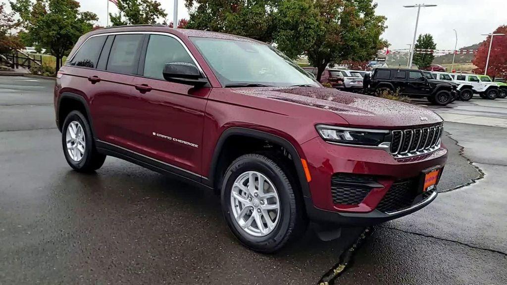 new 2025 Jeep Grand Cherokee car, priced at $32,999