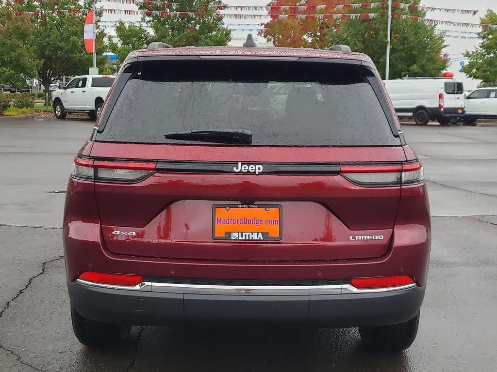 new 2025 Jeep Grand Cherokee car, priced at $32,999