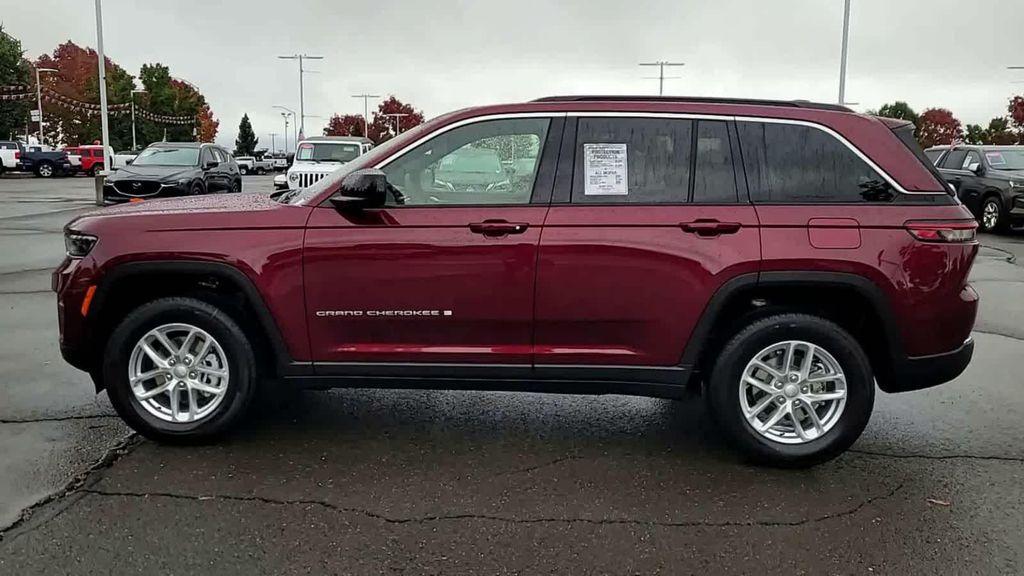 new 2025 Jeep Grand Cherokee car, priced at $32,999