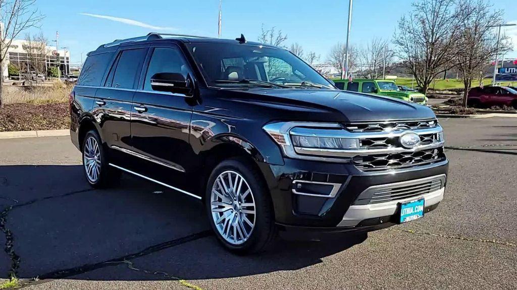 used 2024 Ford Expedition car, priced at $47,198