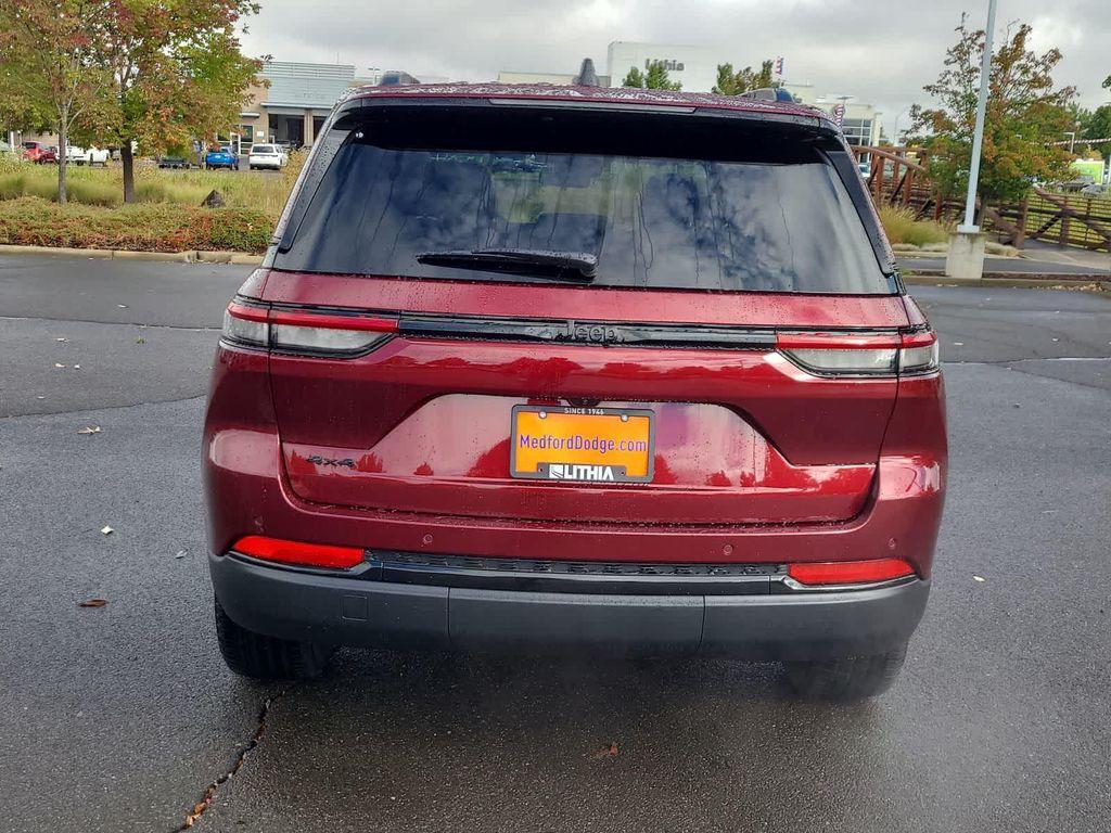 new 2025 Jeep Grand Cherokee car, priced at $37,999