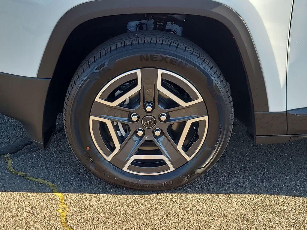 new 2026 Jeep Cherokee car, priced at $45,580