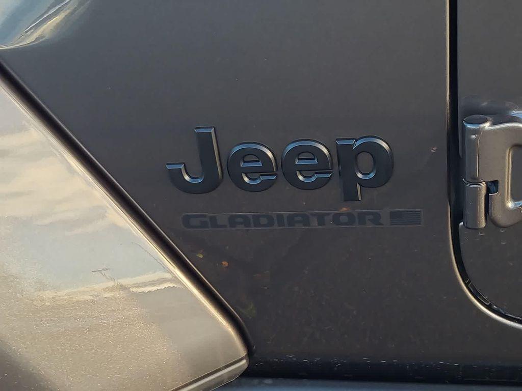 new 2026 Jeep Gladiator car, priced at $45,999