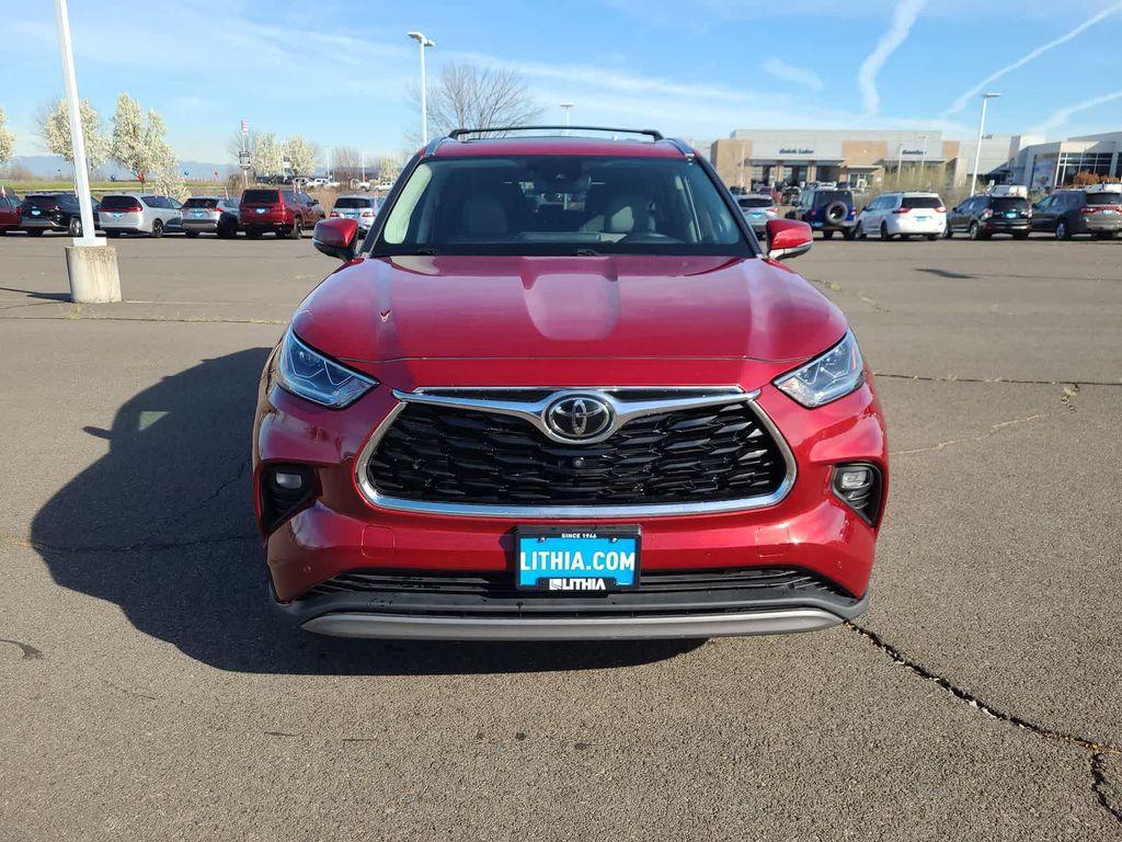 used 2022 Toyota Highlander car, priced at $36,998