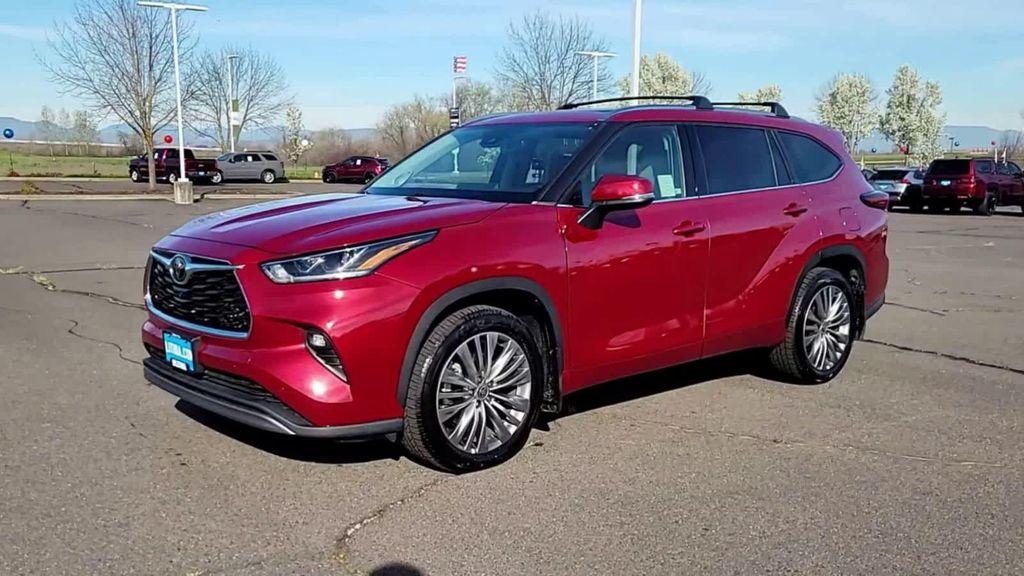 used 2022 Toyota Highlander car, priced at $36,998