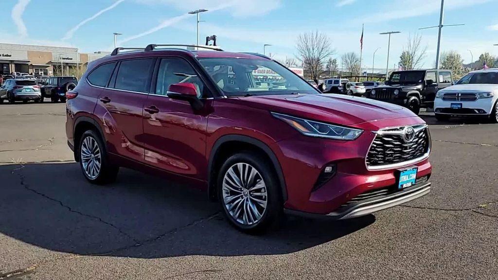 used 2022 Toyota Highlander car, priced at $36,998