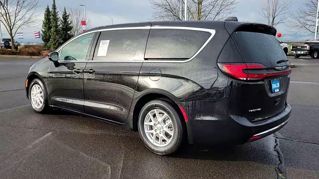 used 2024 Chrysler Pacifica car, priced at $26,998