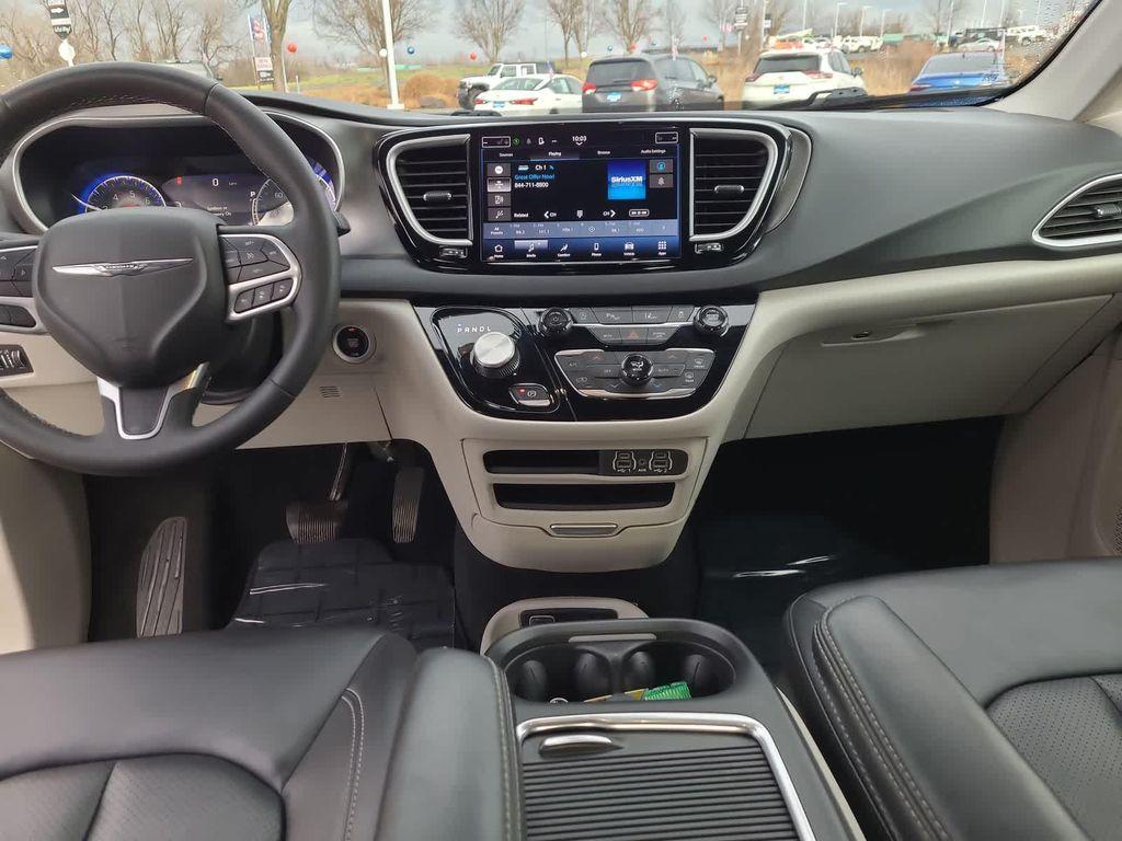 used 2024 Chrysler Pacifica car, priced at $26,998