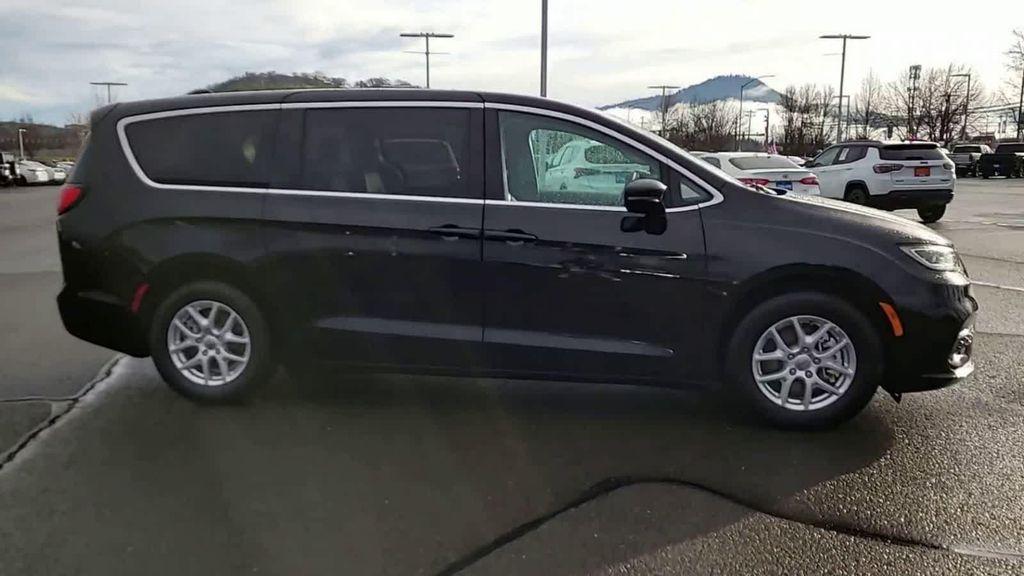 used 2024 Chrysler Pacifica car, priced at $26,998