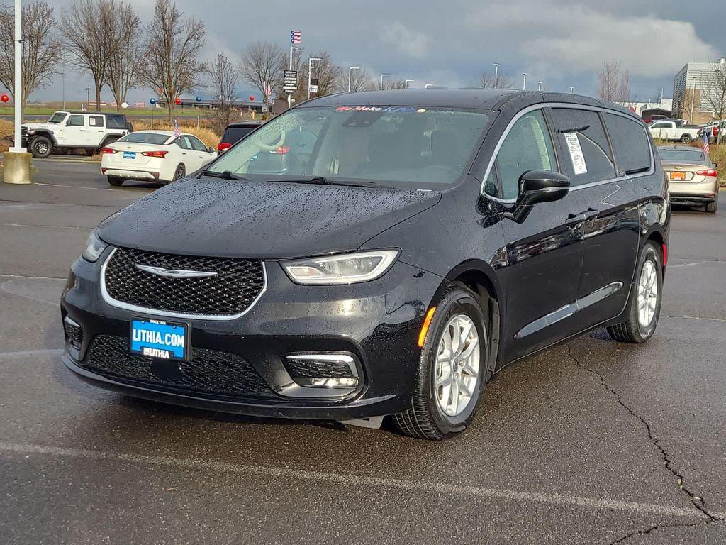 used 2024 Chrysler Pacifica car, priced at $34,998