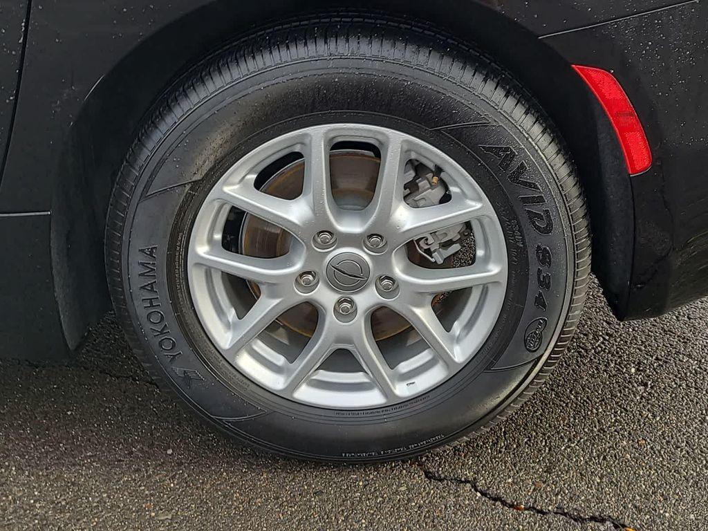 used 2024 Chrysler Pacifica car, priced at $26,998