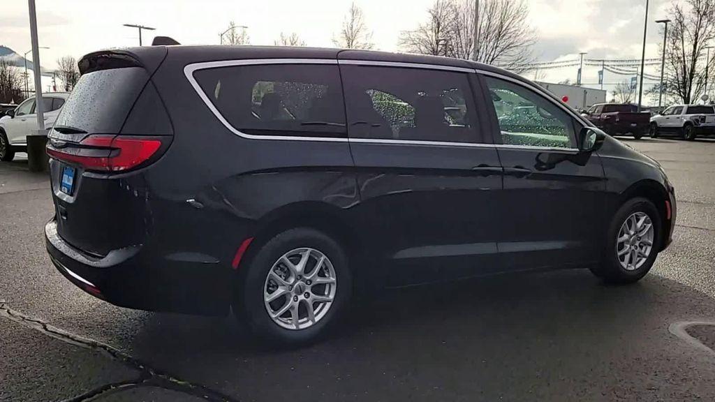 used 2024 Chrysler Pacifica car, priced at $26,998