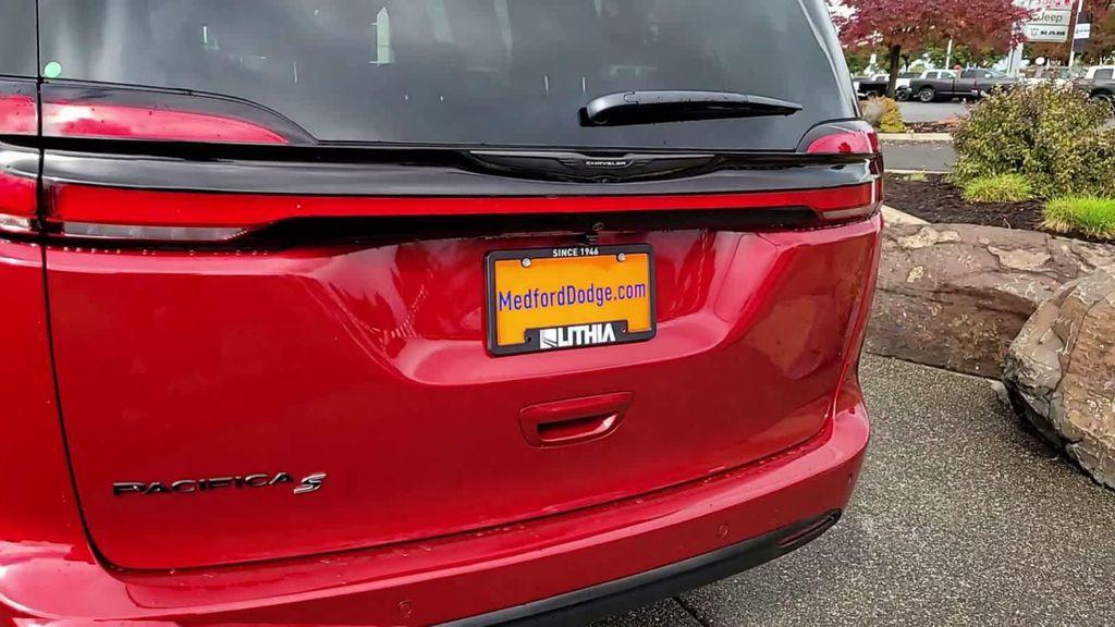 new 2026 Chrysler Pacifica car, priced at $43,999