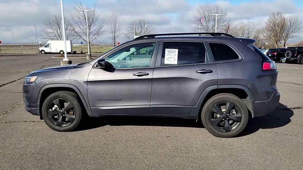 used 2023 Jeep Cherokee car, priced at $25,798