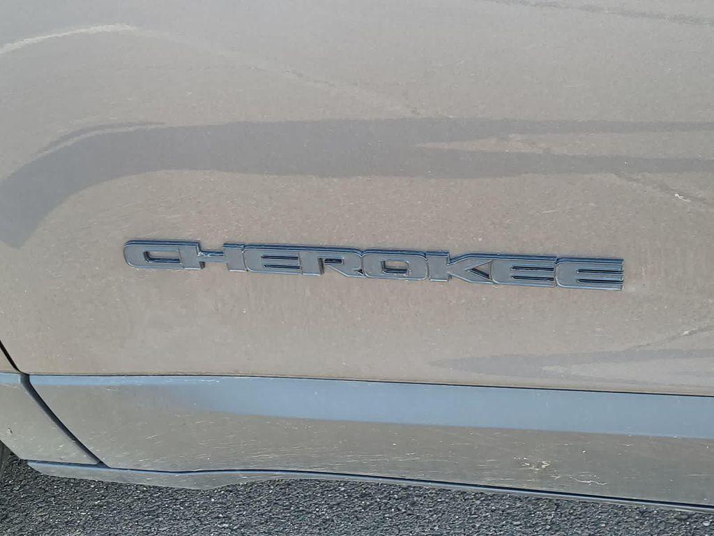 used 2023 Jeep Cherokee car, priced at $25,798