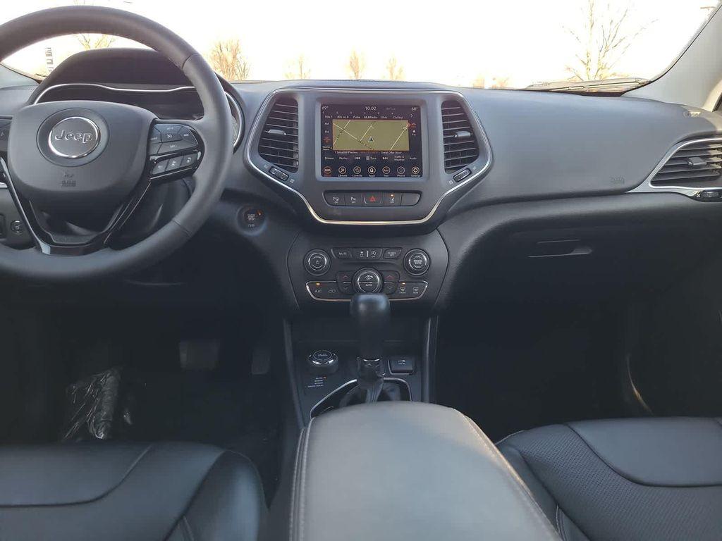 used 2023 Jeep Cherokee car, priced at $25,798