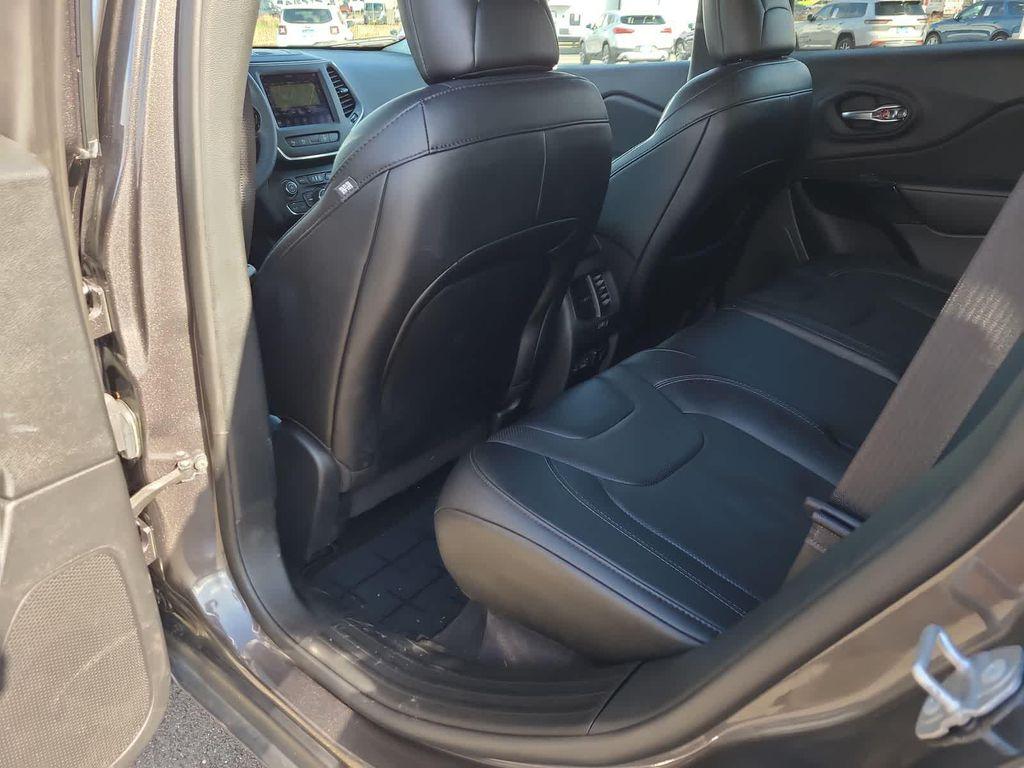 used 2023 Jeep Cherokee car, priced at $25,798