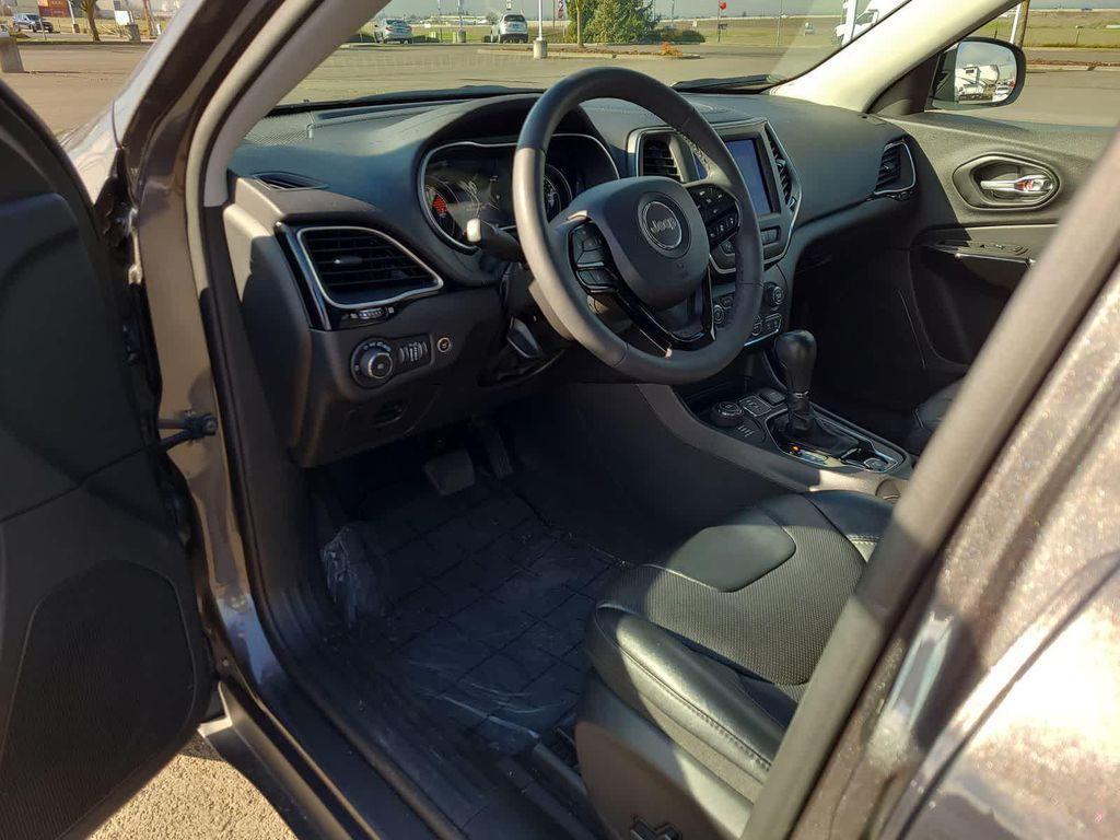 used 2023 Jeep Cherokee car, priced at $25,798