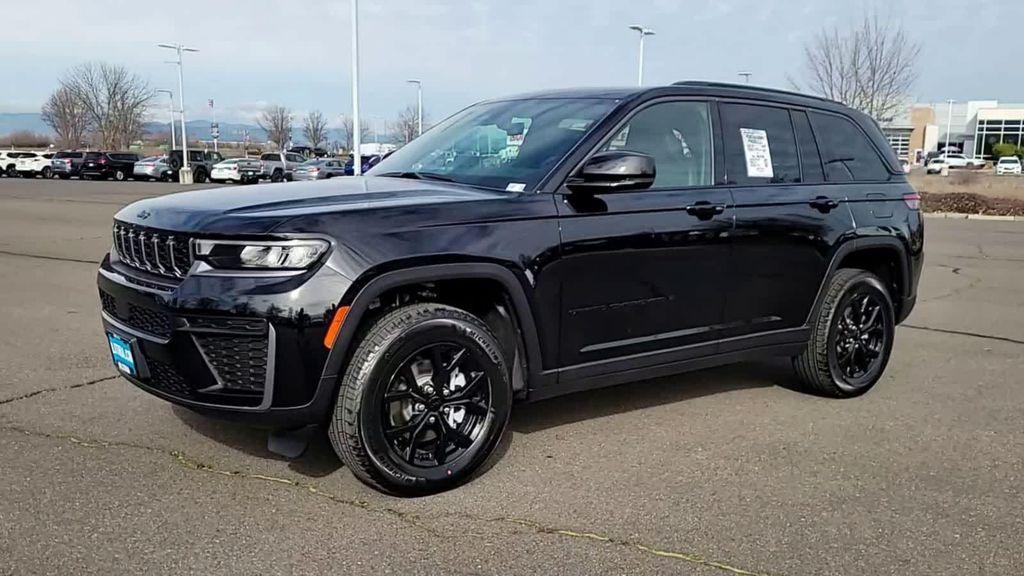 new 2026 Jeep Grand Cherokee car, priced at $49,520