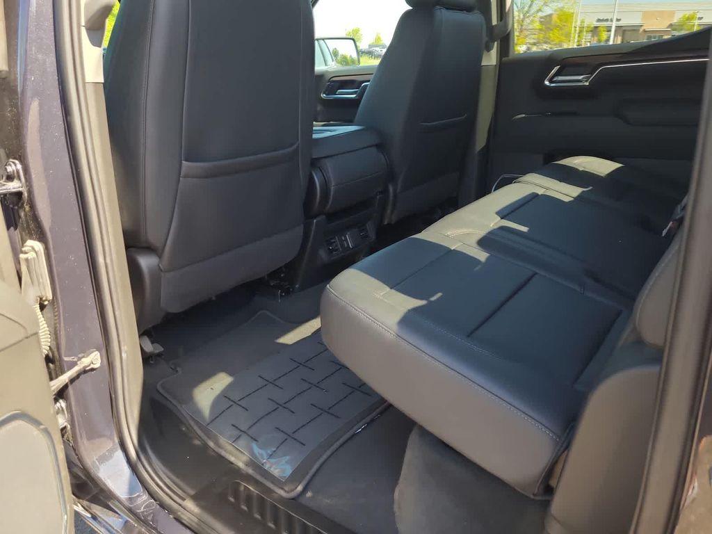 used 2025 GMC Sierra 1500 car, priced at $42,998