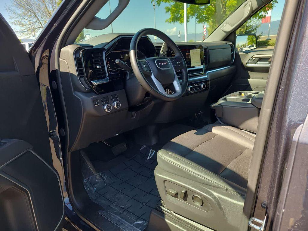 used 2025 GMC Sierra 1500 car, priced at $42,998