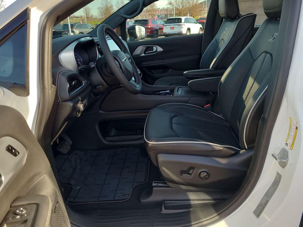 new 2026 Chrysler Pacifica car, priced at $48,999