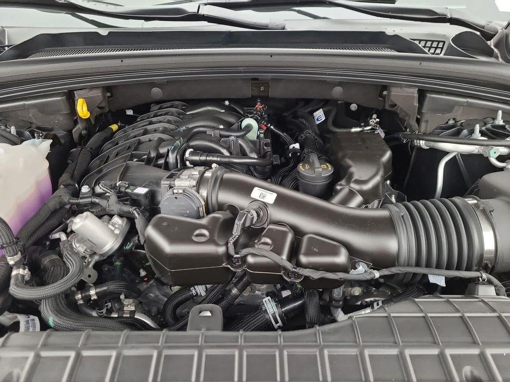 new 2025 Jeep Grand Cherokee car, priced at $39,999