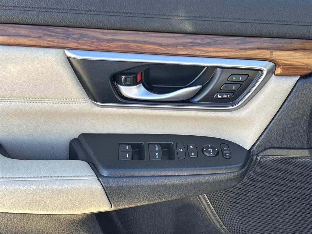 used 2022 Honda CR-V Hybrid car, priced at $22,699