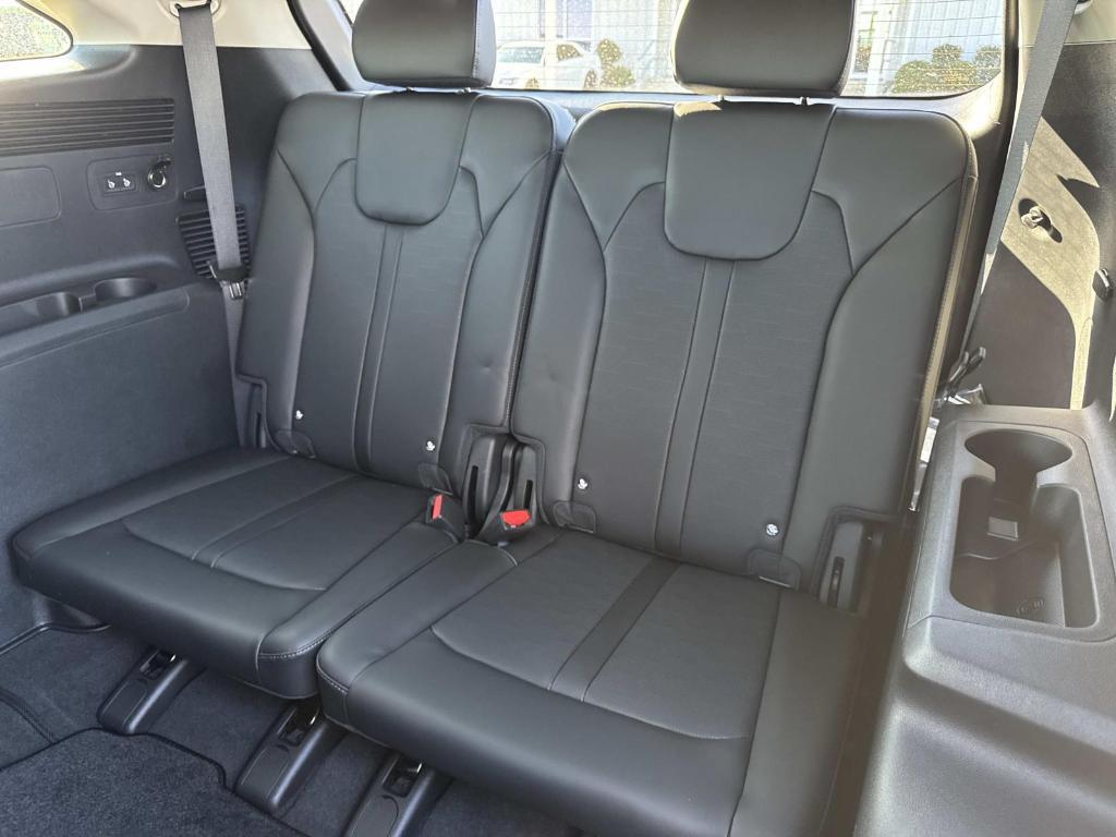 new 2026 Kia Sorento car, priced at $38,146