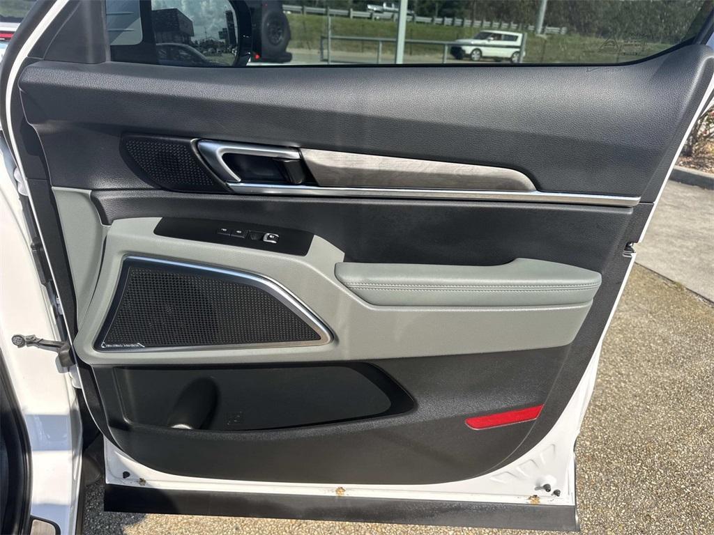 used 2024 Kia Telluride car, priced at $42,999