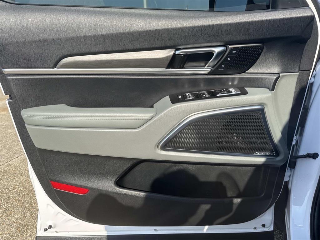 used 2024 Kia Telluride car, priced at $42,999