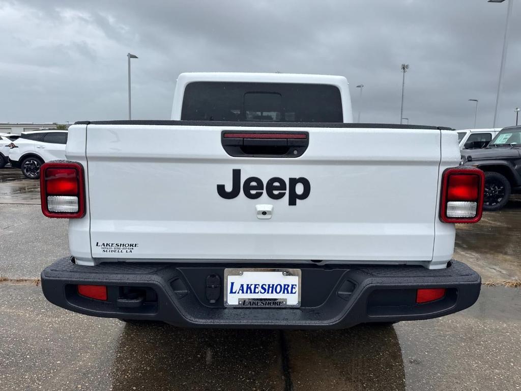 new 2025 Jeep Gladiator car, priced at $40,280