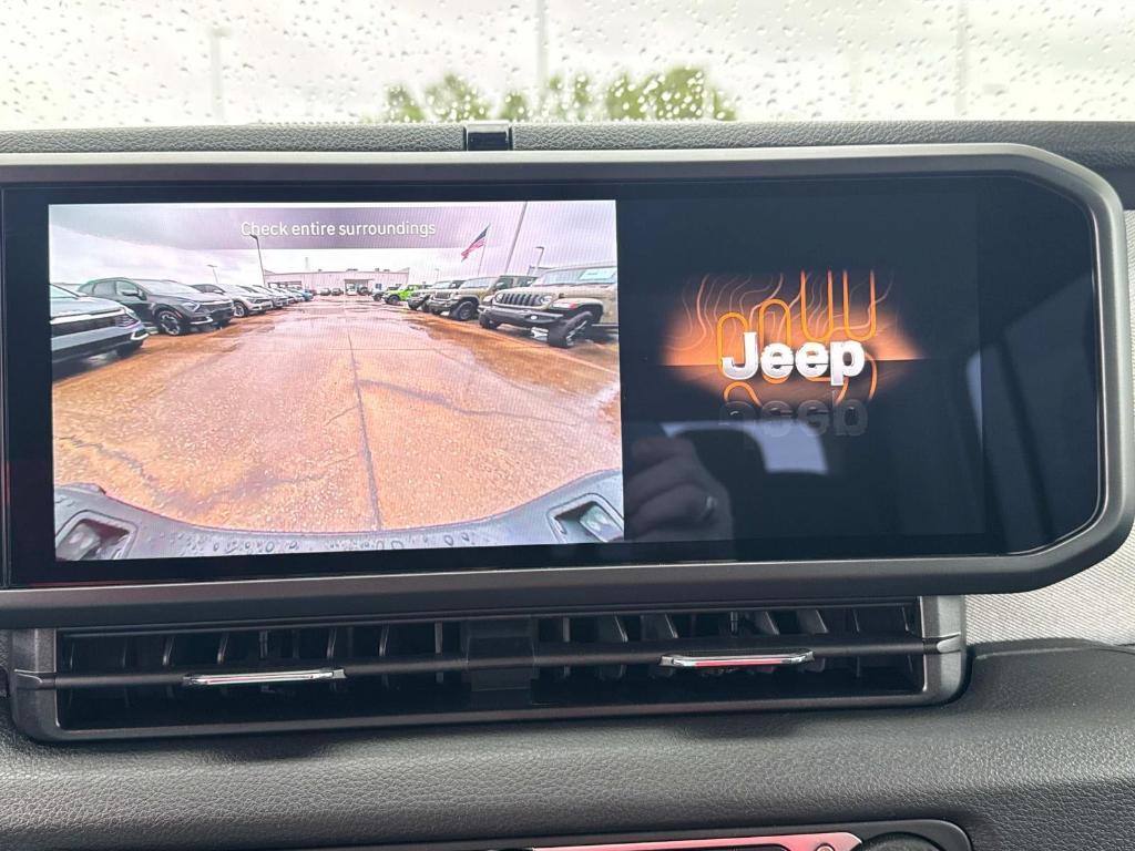 new 2025 Jeep Gladiator car, priced at $40,280