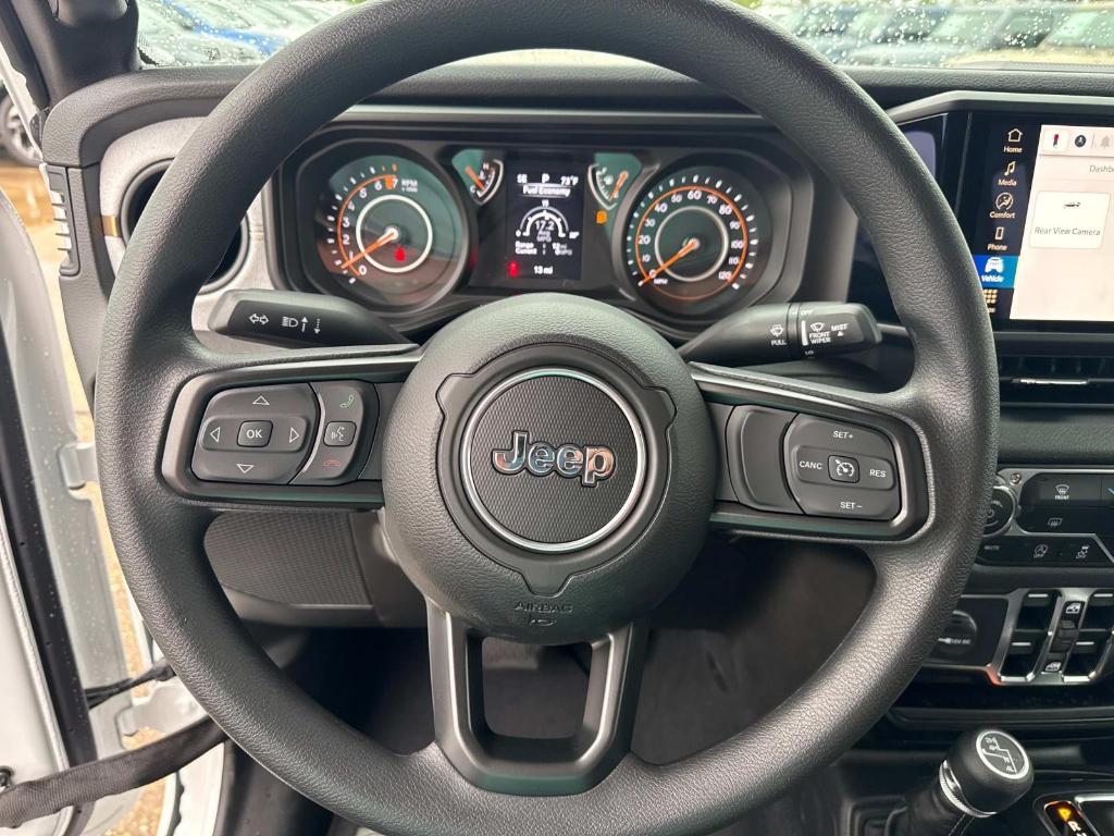 new 2025 Jeep Gladiator car, priced at $40,280