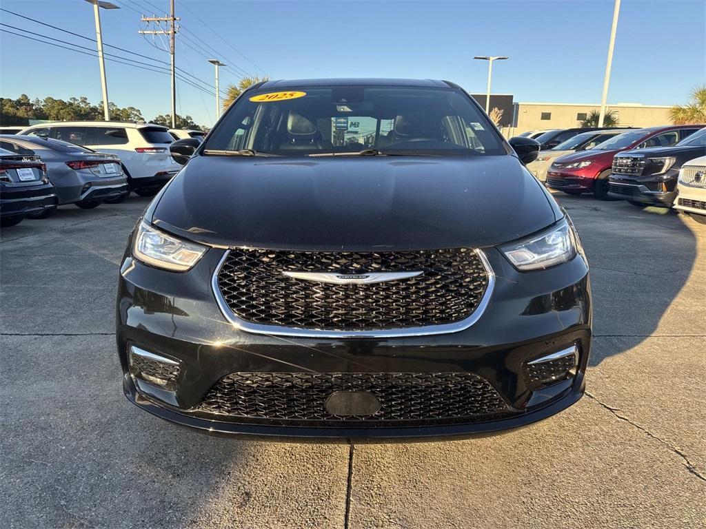 used 2025 Chrysler Pacifica car, priced at $33,235