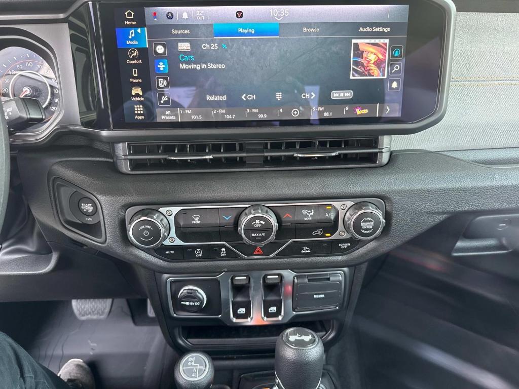 new 2025 Jeep Wrangler car
