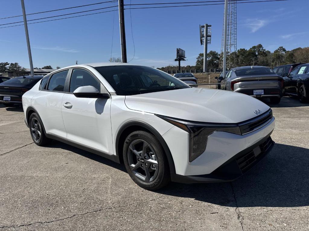 new 2025 Kia K4 car, priced at $23,351