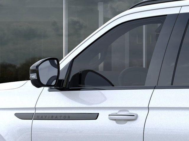 new 2025 Lincoln Navigator car, priced at $110,555