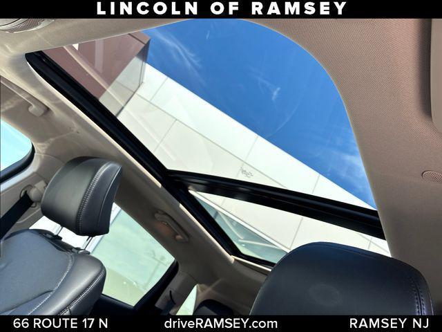 used 2022 Lincoln Nautilus car, priced at $34,369